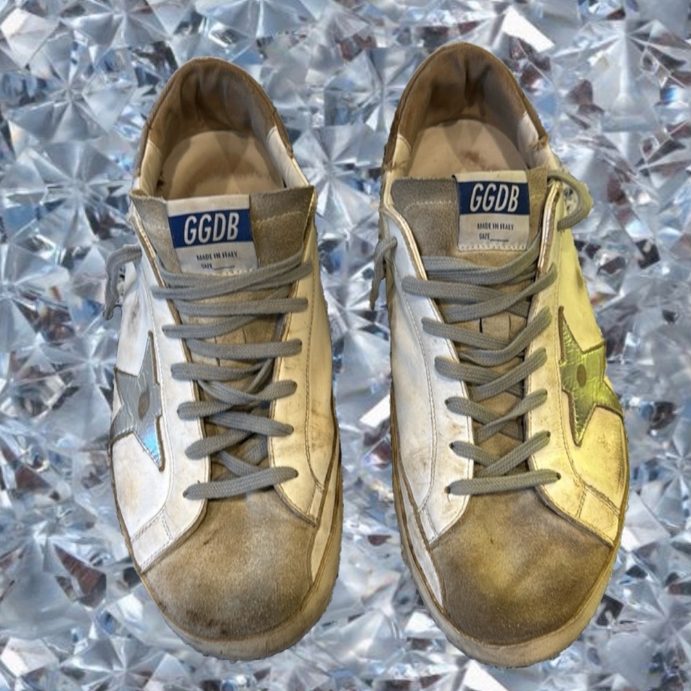 Golden Goose Superstar - in white leather with grey suede toe and silver star